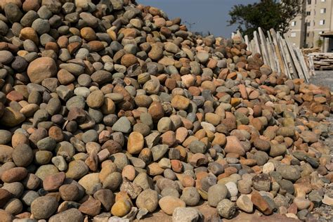 O Que Significa Seixo - Pedra Seixo para Jardim em Curitiba e Região | Pedras Ouro e Prata