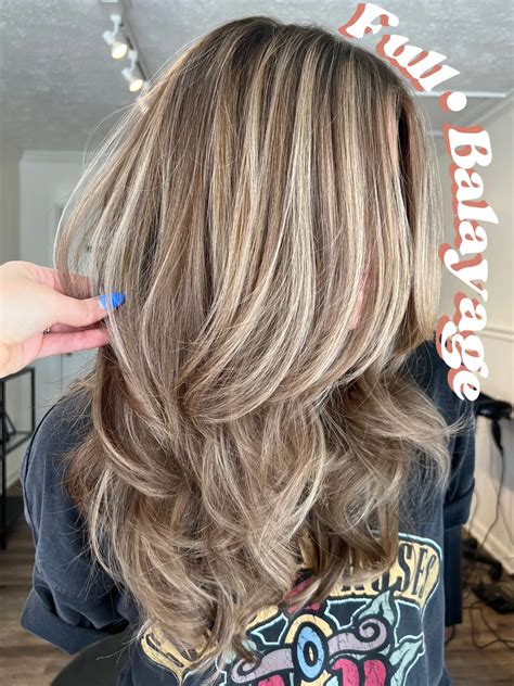 Adding blonde highlights on brown hair creates a surprisingly natural look 39