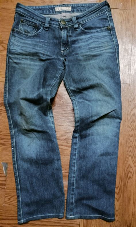 Levis lady, Women's Fashion, Bottoms, Jeans & Leggings on Carousell