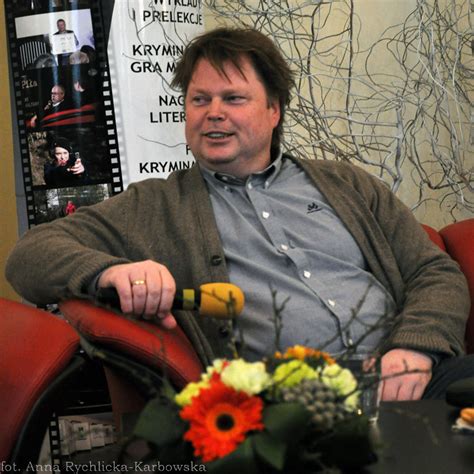 AnnRK: Myśli i słowa wiatrem niesione: Jørn Lier Horst "Gdy mrok zapada ...