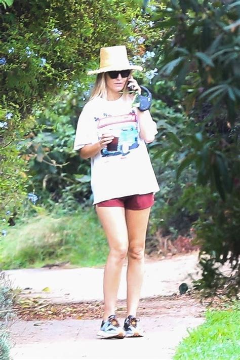 KEELEY HAZELL Out with Her Dog in Los Angeles 09/17/2022 – HawtCelebs