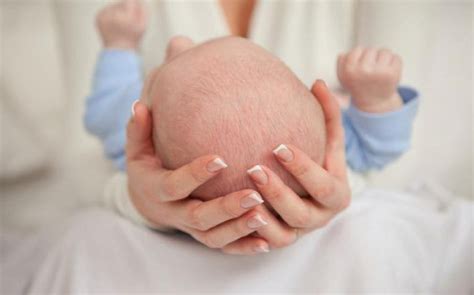 Когда появляются родинки у детей и какие их виды бывают? :: SYL.ru