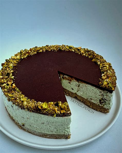 Angelie Pench | Pistachio Chocolate Knafeh Cheesecake | Instagram