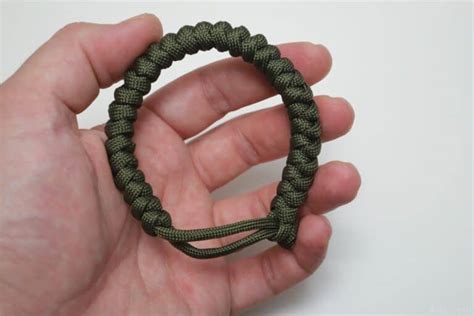 DIY Snake Knot Paracord Bracelet (Mad Max-Style Closure)