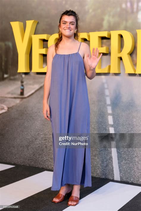 Amaia Romero's feet