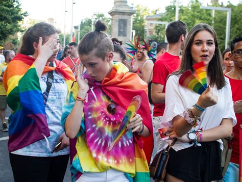 qlioorg fotos  internacional del orgullo lgbt zaragoza