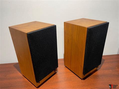 kef reference model  speakers photo  canuck audio mart