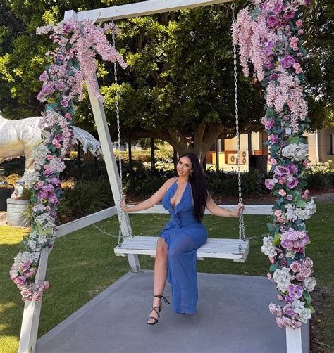 Sharni Jane Atkins | 🤭 @sharni_jane | Instagram