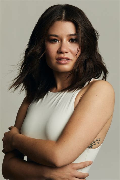 Kimi Rutledge is a badass nerd in 'Obliterated' - JoySauce.com