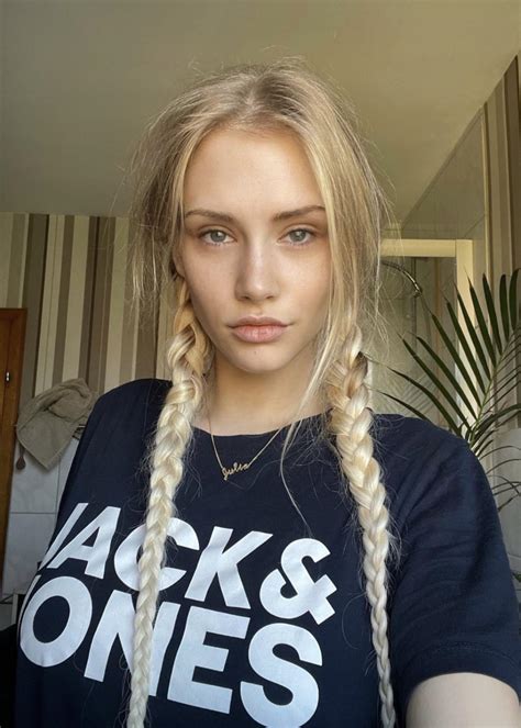 juliadamro : r/BlondesBrunettesReds