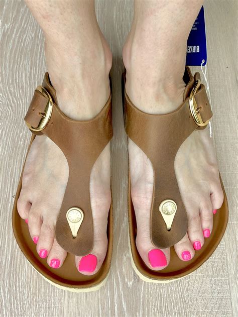 First time trying fake nails! Not sure what I think about them. : r/Nails