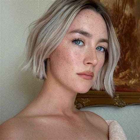 saoirse ronan    ultra short platinum bob