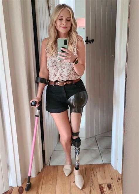 pin  jacor  prosthetics  amputees amputee lady bionic