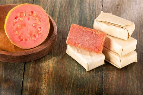 ultimate guide     colombian snacks