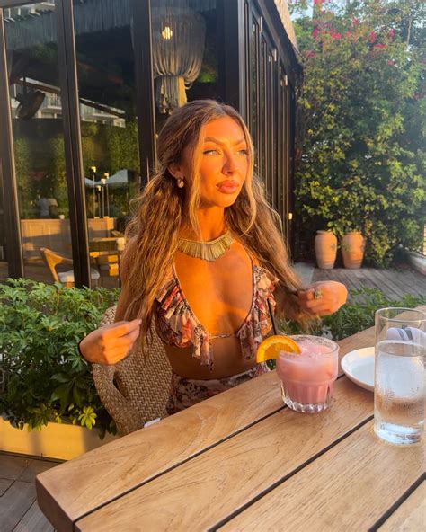 JArraH 🌻 JeRdo | Beach waves, and dreamy skies | Instagram