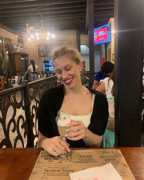 Lana Rhodes | Foi uma mistura de museus e pisco sour sem medida. 🙌🏼☀️