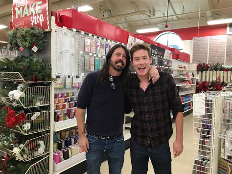 My friend ran into Dave Grohl at a Michaels Craft Store. : r