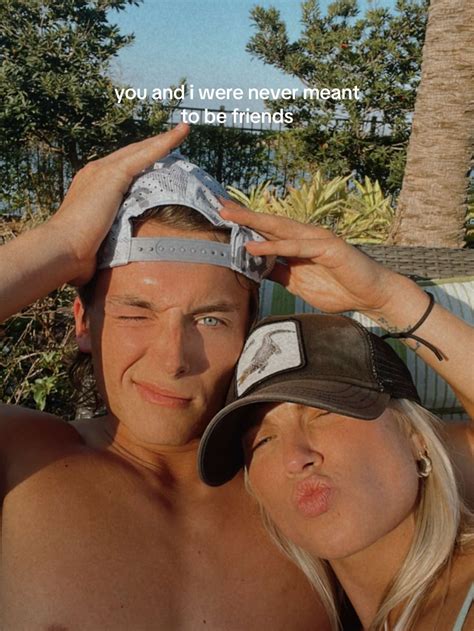 cayla (@caylavanderbaan) - Urlebird