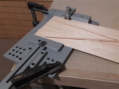 Balsa stripper with support by Jiří Šmíd | Download free STL model