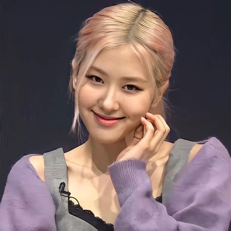 hourly rose   rose blackpink laughing rose blackpink smile rose