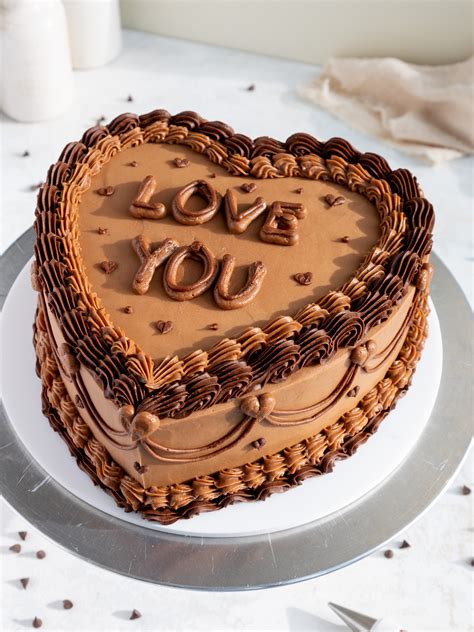 Heart Shaped Rose Birthday Cake With Name Edit - vrogue.co