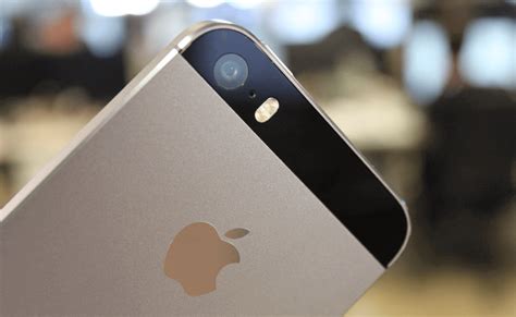 Вот это цены! iPhone 5s за 7 000 рублей, iPhone SE за 13 000 рублей и ...