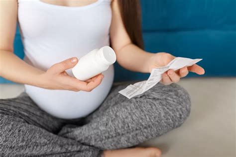 Qual Remedio Para Febre Gravida Pode Tomar - Grávida pode tomar remédio? Saiba quais substâncias podem fazer mal ...