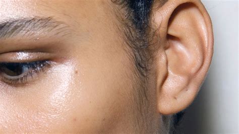 Types of Earwax: Did You Know There Are Actually 2 Kinds of Earwax ...