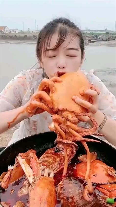 Octopus | Sea food 🦀🦞 | Octopus recipes, Octopus eating, Food