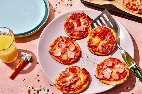 how long to cook party pizza