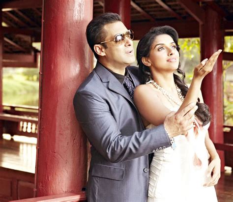 BOLLYWOOD HOT 10: Salman Khan's 'Ready' Movie stills