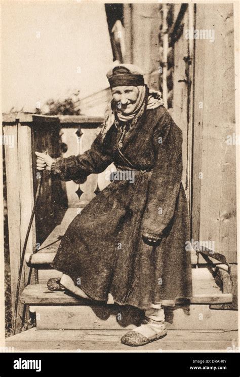 Russian peasant woman Stock Photo - Alamy