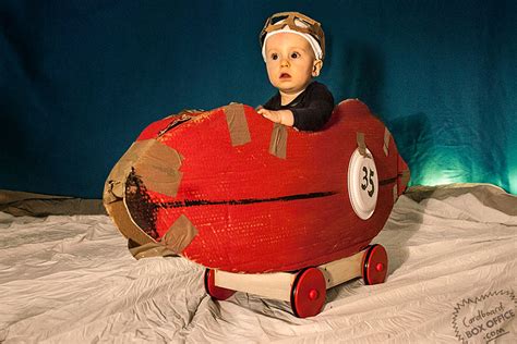 Creative Parents Re-Enact Famous Movie Scenes Starring Their Baby Son ...