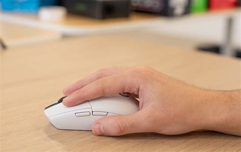 Logitech G305 vs G304 - Differences (Which One to Buy?) - UBG