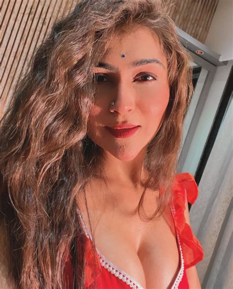 Hiral Radadiya | Book a video call link in bio | Instagram