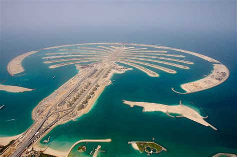 palm island amazing dubais artificial island  amazing wonders