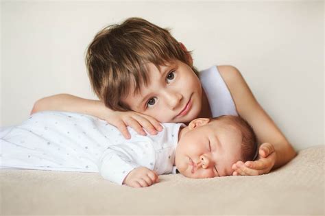 Pogledajte šta znači imati starijeg brata | Yumama