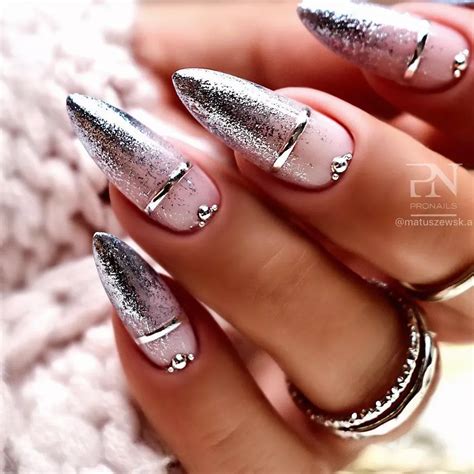 Decoração De Unha Prata - Unhas Prata 2025: Efeito Espelhado e Ideias de Decoração