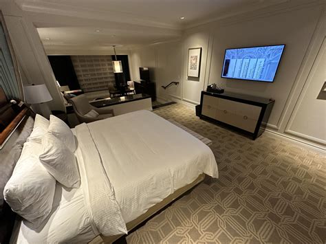 Palazzo Las Vegas - Luxury King Suite (City View) Review