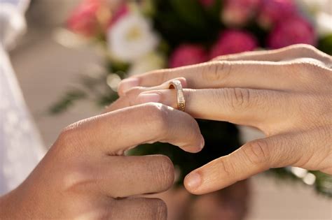 finance  wedding  engagement ring magazine union