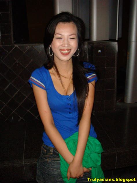 Shy Chinese Girlfriend - Nina Chau having sex with boyfriend (39 Pics