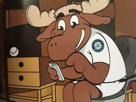 Seattle Mariners pitcher and Moose mascot stand up against internet ...