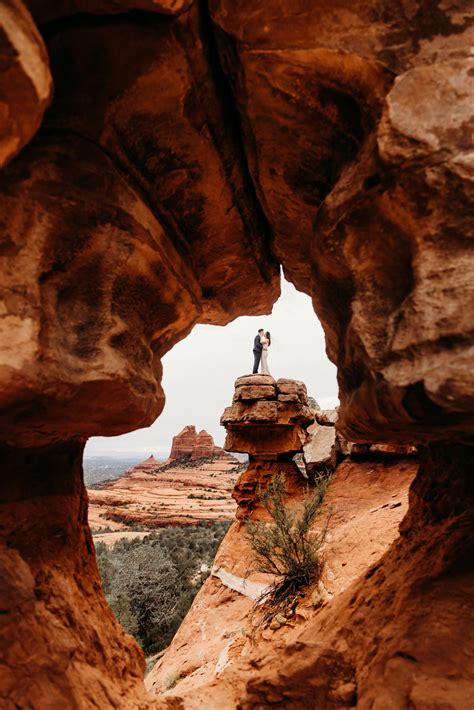 Sedona Elopement Planning Guide - Arizona Photographer