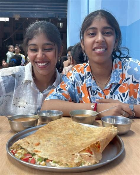 Priya and Preeti | Dosa idlliii sambhar chutney chutneyy >>>>>🤣🤣🤣🤣