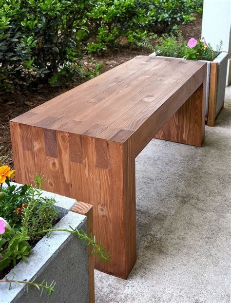 schone bank fur die terrasse darunter ware fur stauraum platz