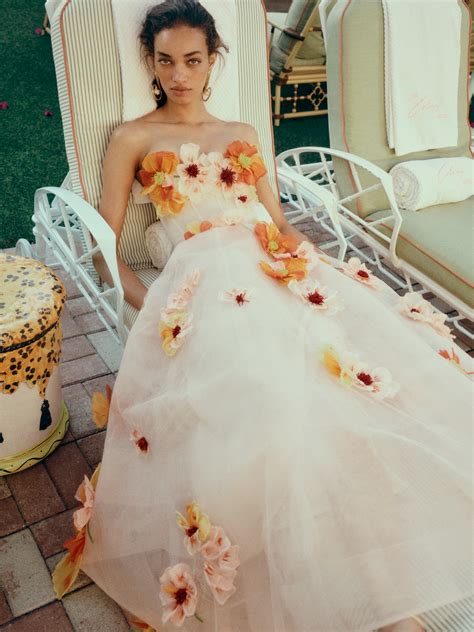 Monique Lhuillier Spring 2025 Ready-to-Wear Collection [PHOTOS]