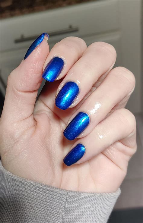 It's giving 80s prom dress : r/RedditLaqueristas
