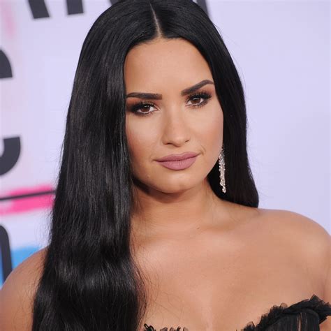 Demi Lovato New Haircut
