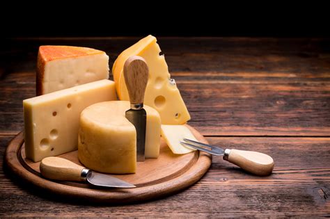 Cheese Around the World: A Guide to Regional Cheeses - Ajay Kuriakose ...