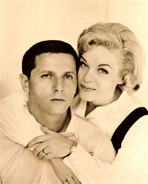 Clinton resident pens book on life in Hollywood | South Whidbey Record